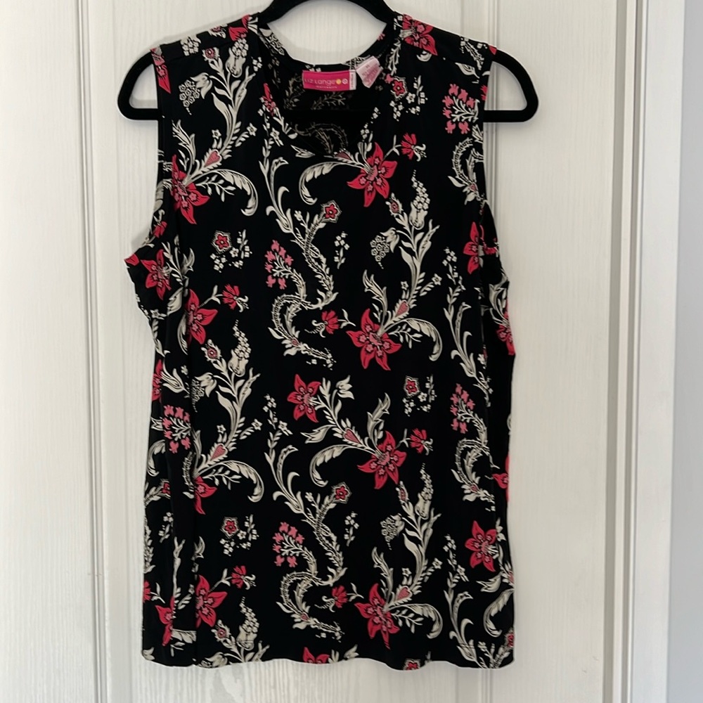 Pretty floral design, maternity top